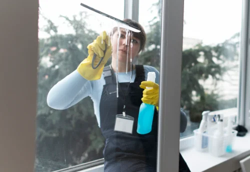 Nettoyage de vitres intérieures et extérieures à Grignols